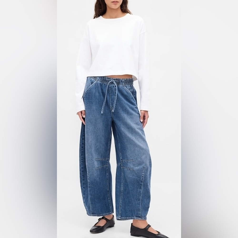 Gap Mid rise easy horse shoe jeans